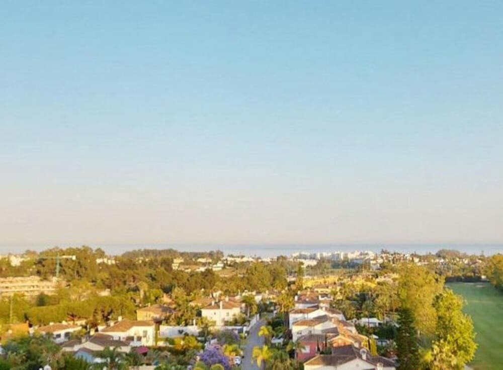 3 chambre Penthouse à vendre à Guadalmina avec piscine garage - 1 350 000 € (Ref: 9041955)
