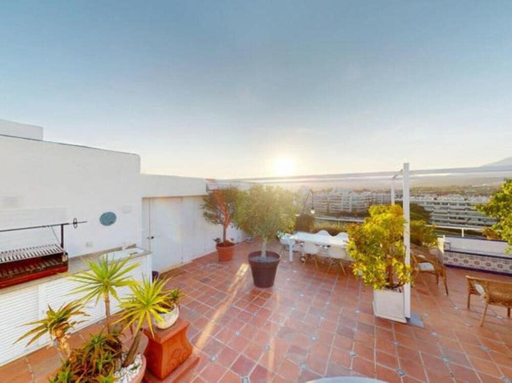 3 chambre Penthouse à vendre à Guadalmina avec piscine garage - 1 350 000 € (Ref: 9041955)