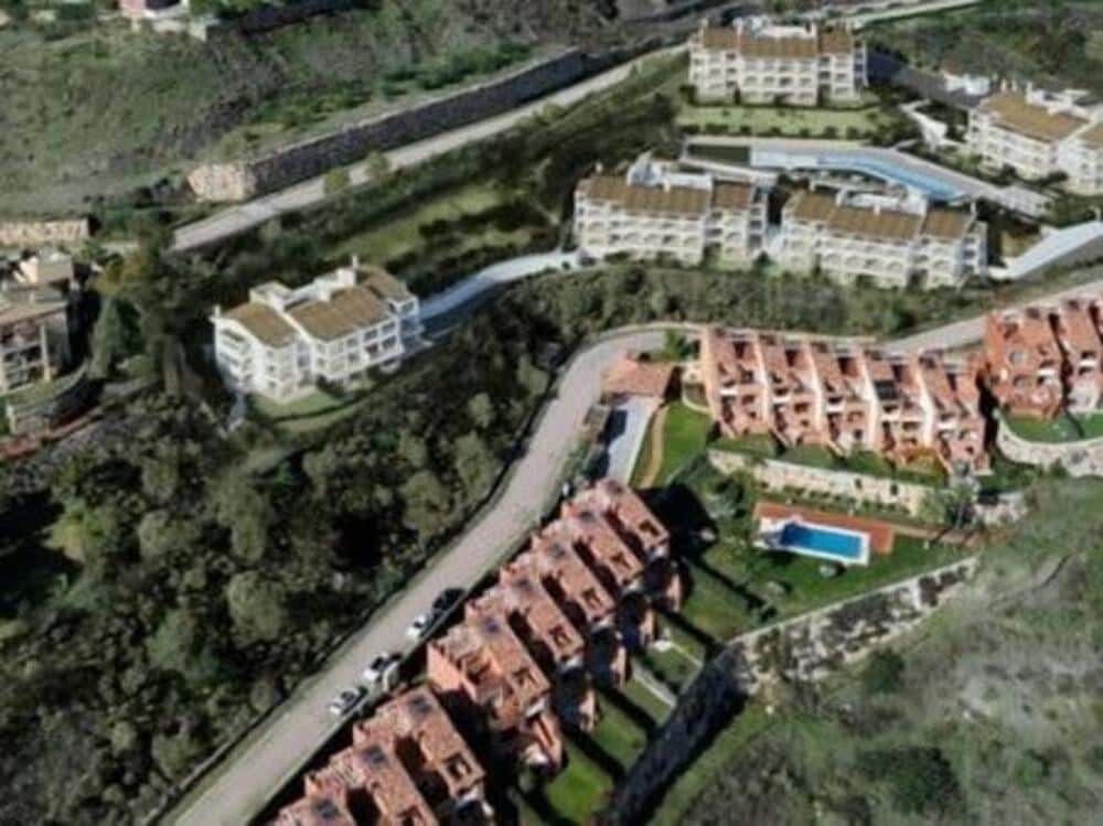 2 quarto Apartamento para venda em Benahavis com piscina garagem - 585 000 € (Ref: 9047321)