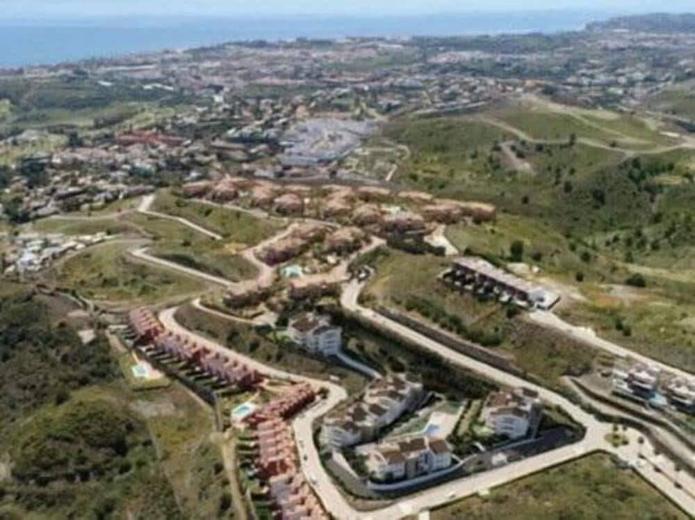 2 quarto Apartamento para venda em Benahavis com piscina garagem - 585 000 € (Ref: 9047321)