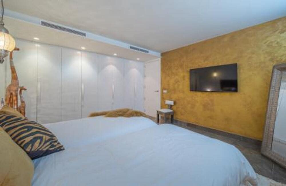 4 quarto Moradia para venda em Golden Mile com piscina garagem - 2 450 000 € (Ref: 9047322)