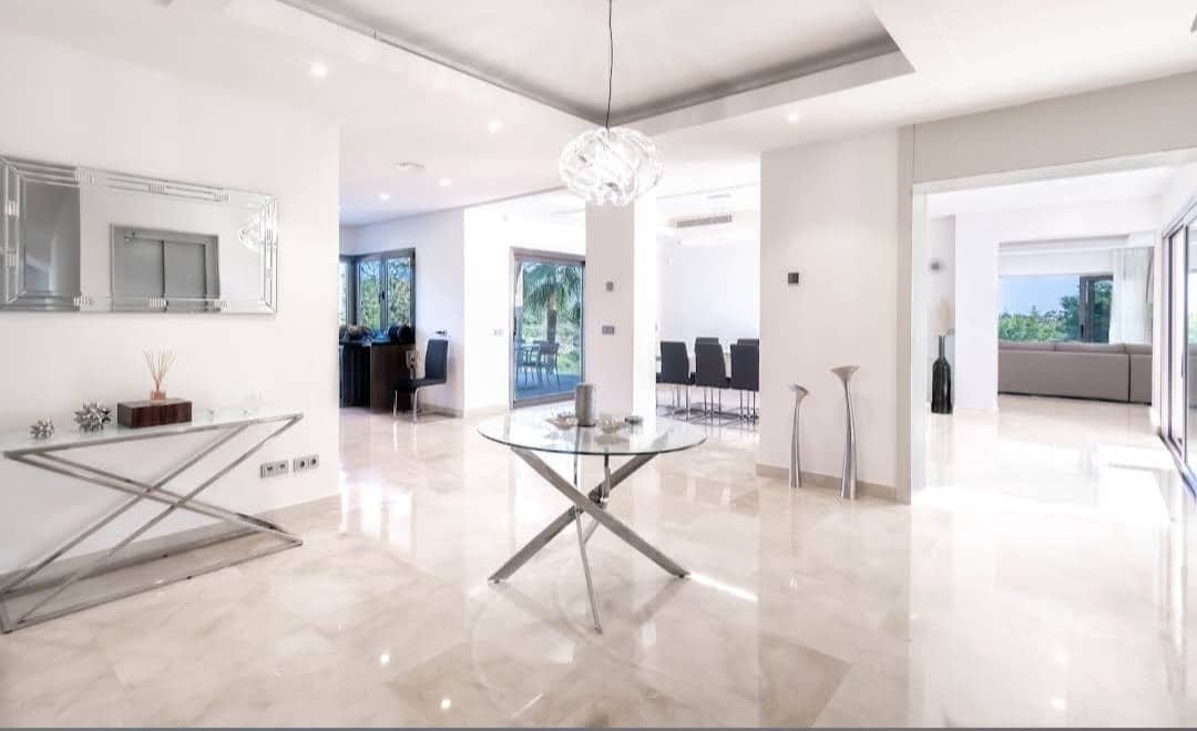 5 Zimmer Villa zu vermieten in El Paraiso mit Pool Garage - 16.800 € (Ref: 9050666)