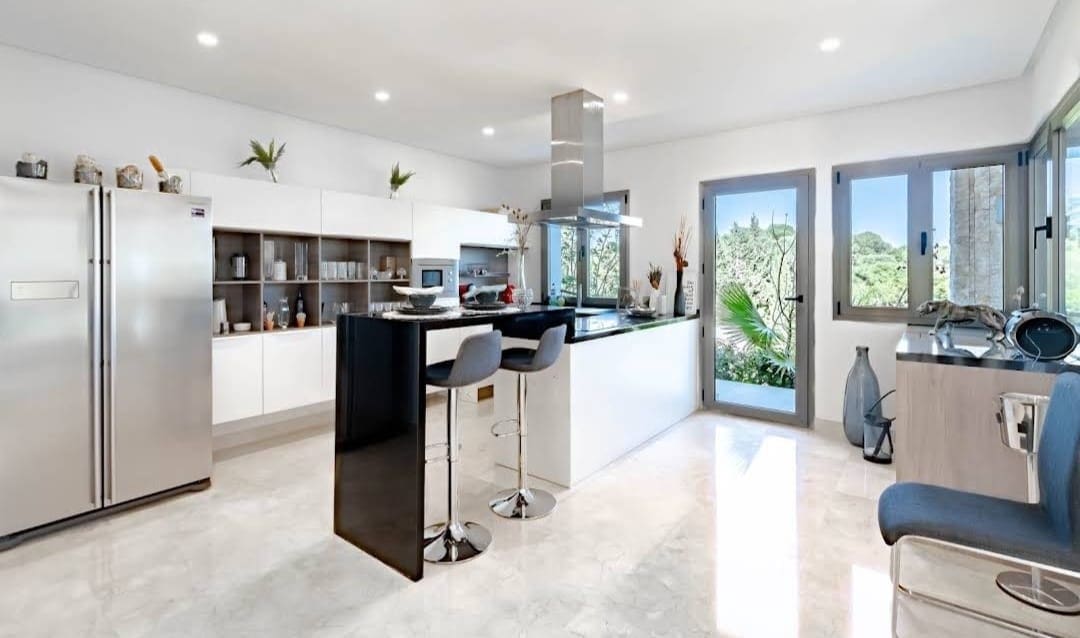 5 Zimmer Villa zu vermieten in El Paraiso mit Pool Garage - 16.800 € (Ref: 9050666)