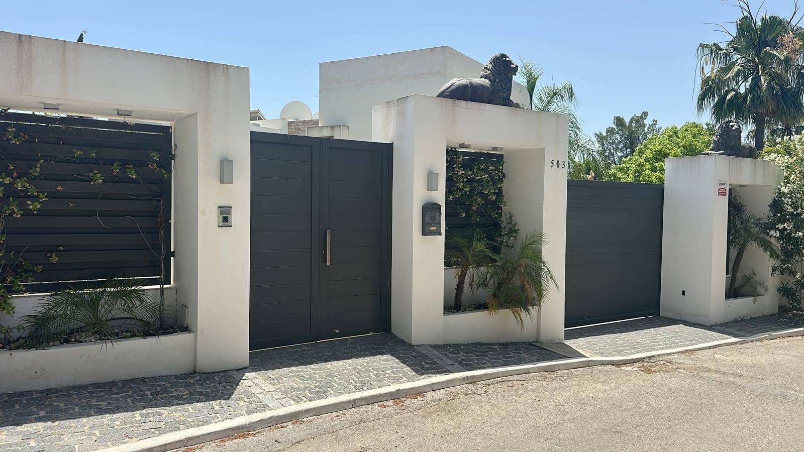 5 makuuhuone Huvila vuokrattavana paikassa El Paraiso mukana uima-altaan 
autotalli - 16 800 € (Ref: 9050666)