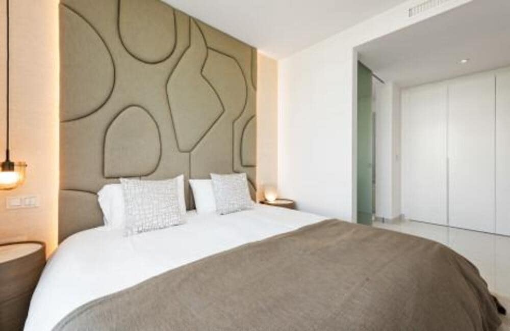 3 soveværelse Penthouse til leje i El Paraiso med swimmingpool garage - € 7.500 (Ref: 9057269)