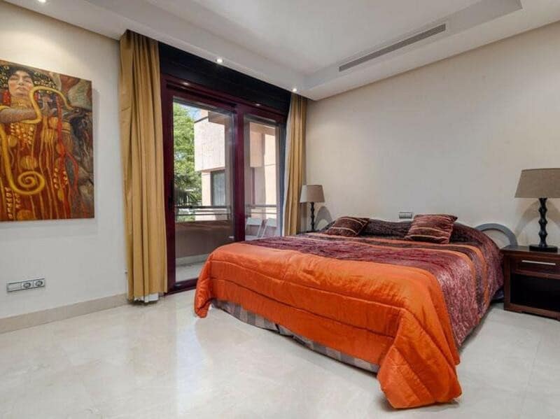 2 slaapkamer Appartement te huur in Marbella met zwembad garage - € 7.000 (Ref: 9057270)