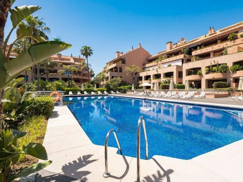 2 slaapkamer Appartement te huur in Marbella met zwembad garage - € 7.000 (Ref: 9057270)
