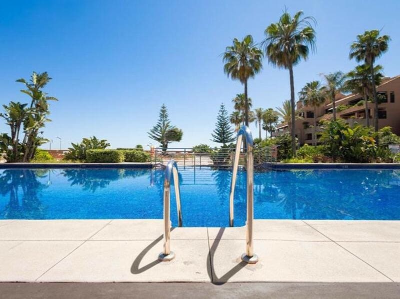 2 slaapkamer Appartement te huur in Marbella met zwembad garage - € 7.000 (Ref: 9057270)