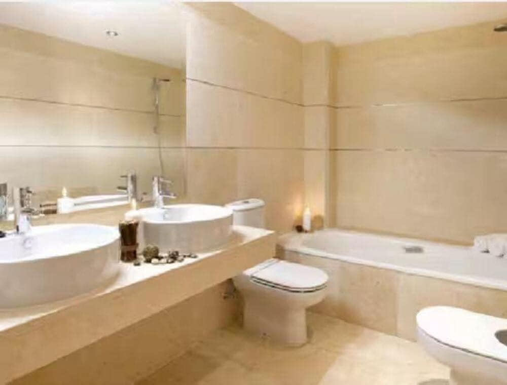 2 bedroom Apartment for rent in New Golden Mile with pool - € 2,100 (Ref: 9058793)