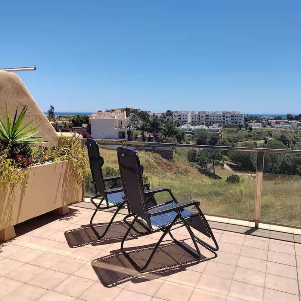 2 bedroom Apartment for rent in New Golden Mile with pool - € 2,100 (Ref: 9058793)