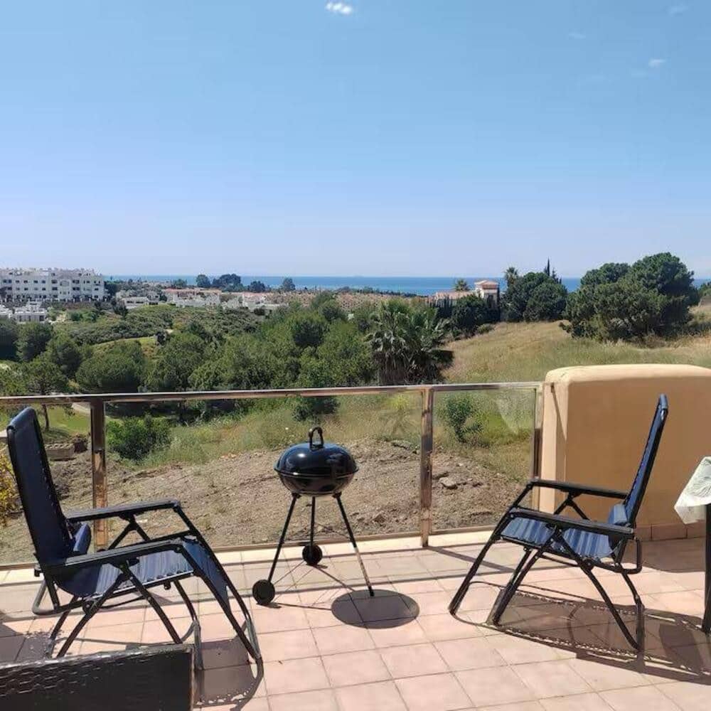 2 bedroom Apartment for rent in New Golden Mile with pool - € 2,100 (Ref: 9058793)