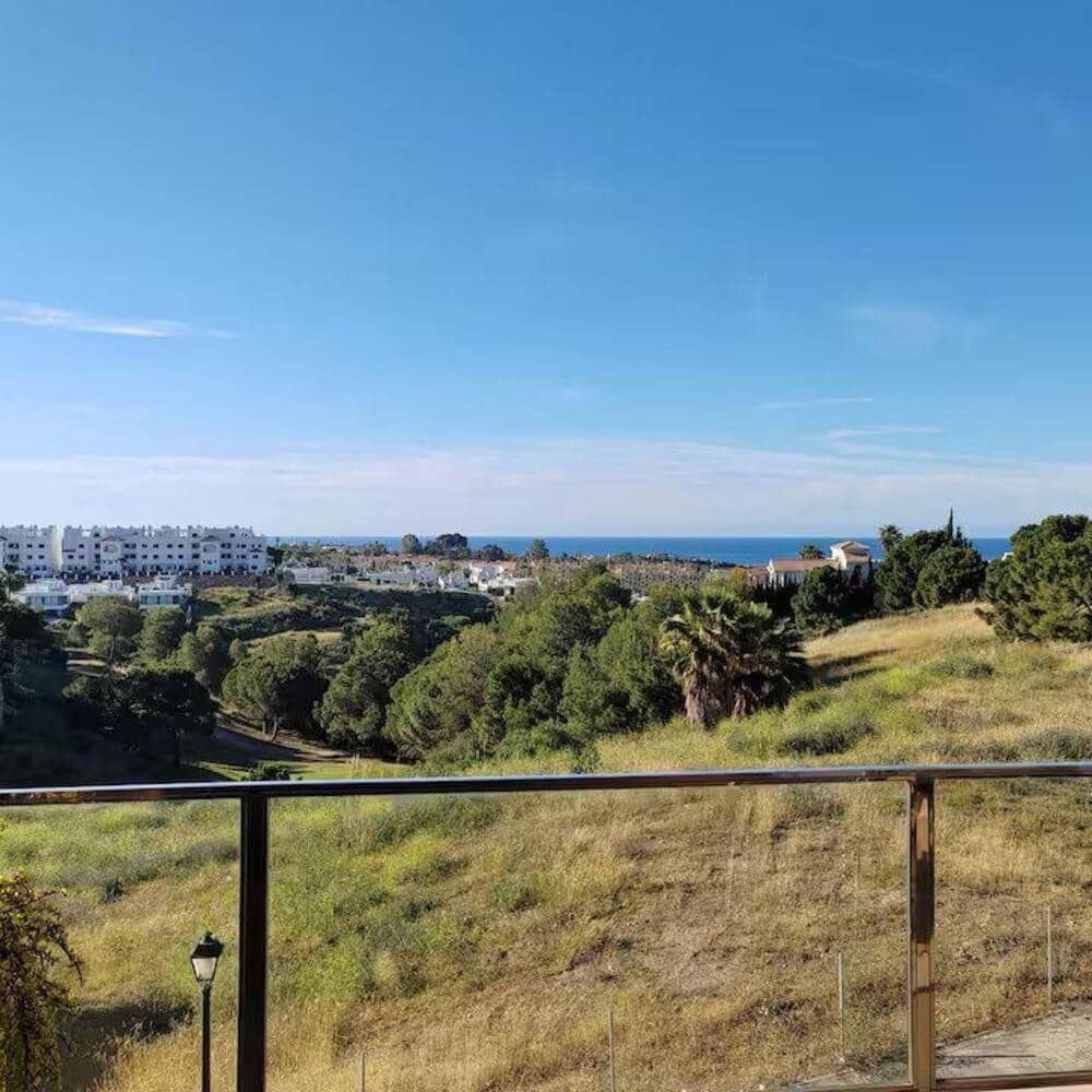 2 bedroom Apartment for rent in New Golden Mile with pool - € 2,100 (Ref: 9058793)