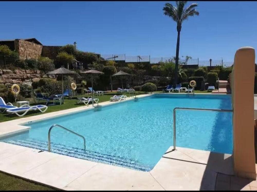 2 bedroom Apartment for rent in New Golden Mile with pool - € 2,100 (Ref: 9058793)