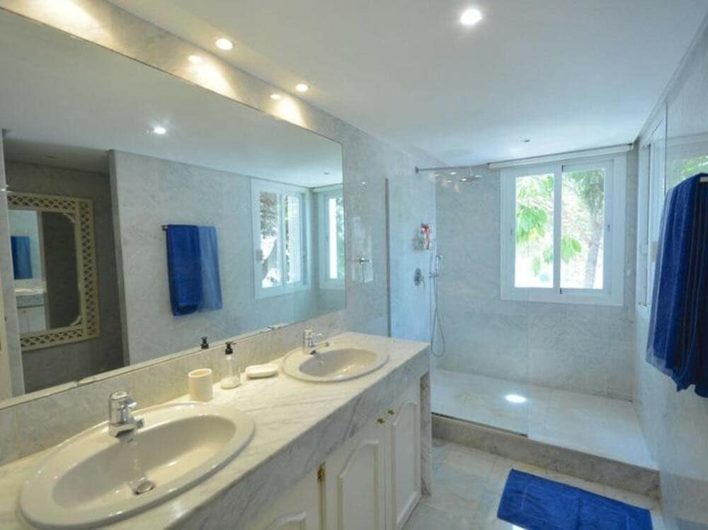 3 Zimmer Apartment zu vermieten in Guadalmina mit Pool - 3.000 € (Ref: 9058794)