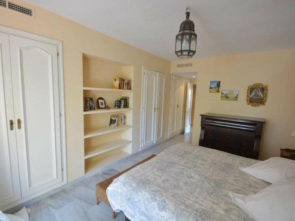 3 Zimmer Apartment zu vermieten in Guadalmina mit Pool - 3.000 € (Ref: 9058794)