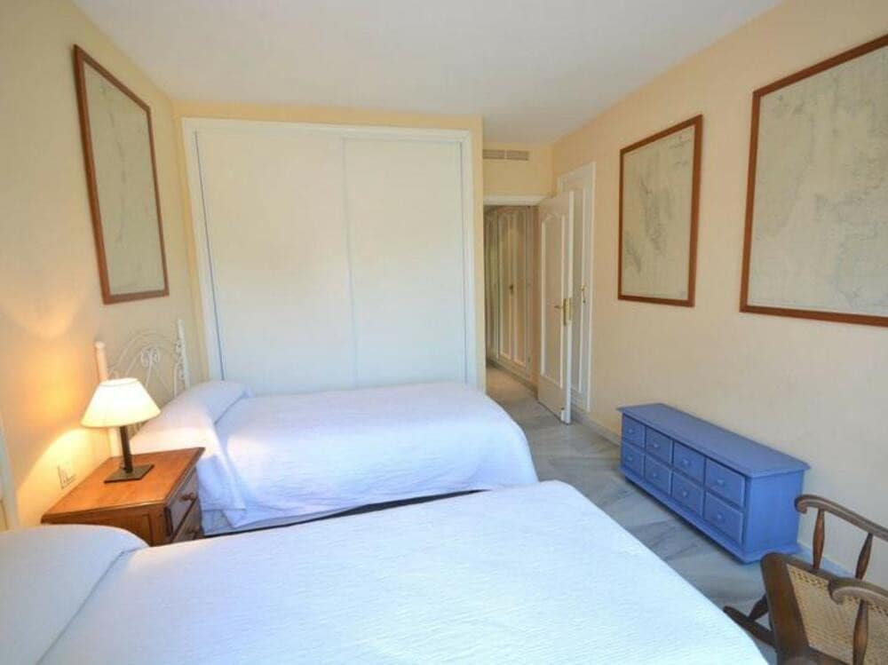 3 Zimmer Apartment zu vermieten in Guadalmina mit Pool - 3.000 € (Ref: 9058794)