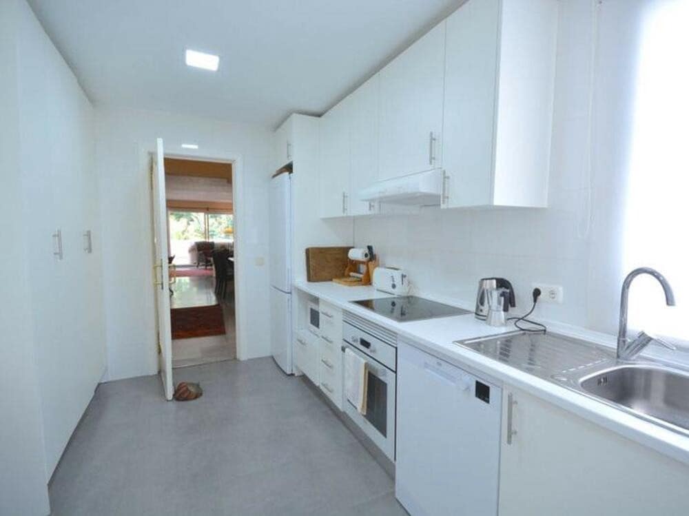 3 Zimmer Apartment zu vermieten in Guadalmina mit Pool - 3.000 € (Ref: 9058794)