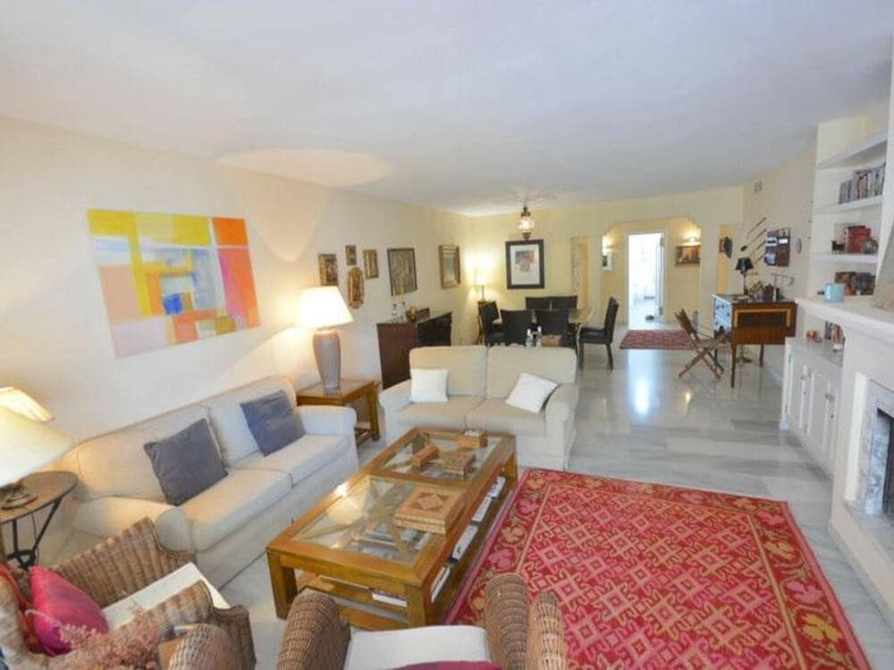 3 Zimmer Apartment zu vermieten in Guadalmina mit Pool - 3.000 € (Ref: 9058794)