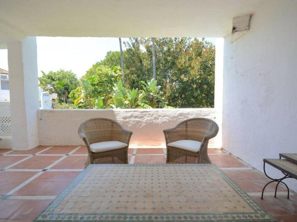 3 Zimmer Apartment zu vermieten in Guadalmina mit Pool - 3.000 € (Ref: 9058794)