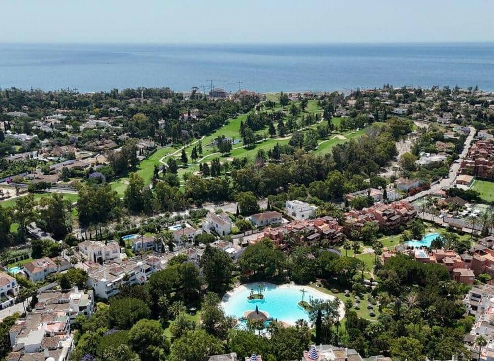 3 Zimmer Apartment zu vermieten in Guadalmina mit Pool - 3.000 € (Ref: 9058794)