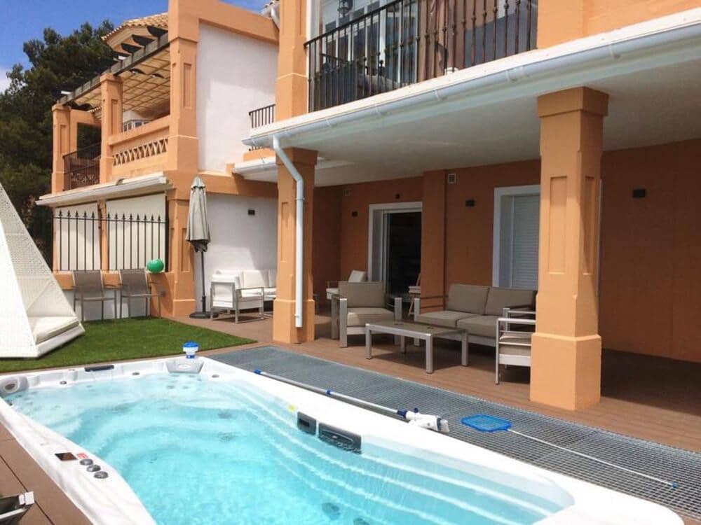 3 soveværelse Byhus til salg i Marbella med swimmingpool garage - € 995.000 (Ref: 9062082)