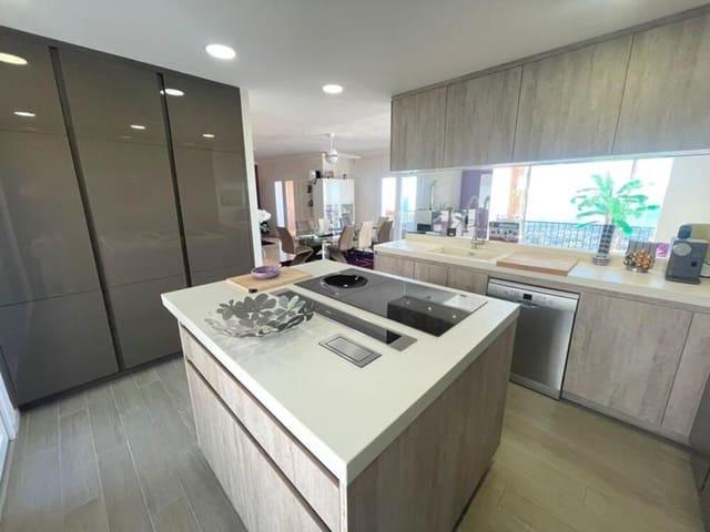 3 soveværelse Byhus til salg i Elviria, Marbella med swimmingpool garage - € 995.000 (Ref: 9062082)