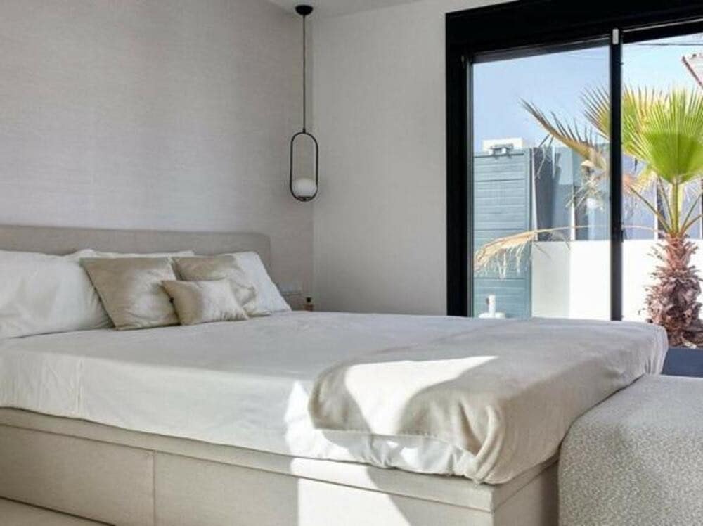 3 soveværelse Villa til leje i San Pedro de Alcantara med swimmingpool garage - € 9.000 (Ref: 9064902)