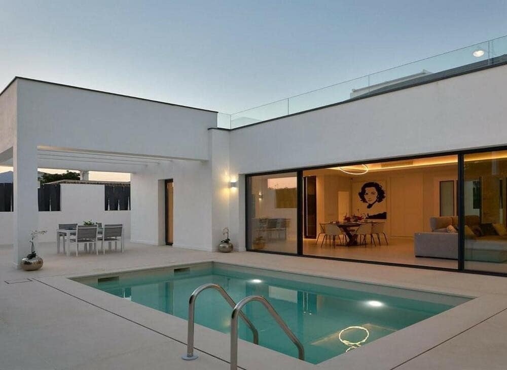 3 soveværelse Villa til leje i San Pedro de Alcantara med swimmingpool garage - € 9.000 (Ref: 9064902)