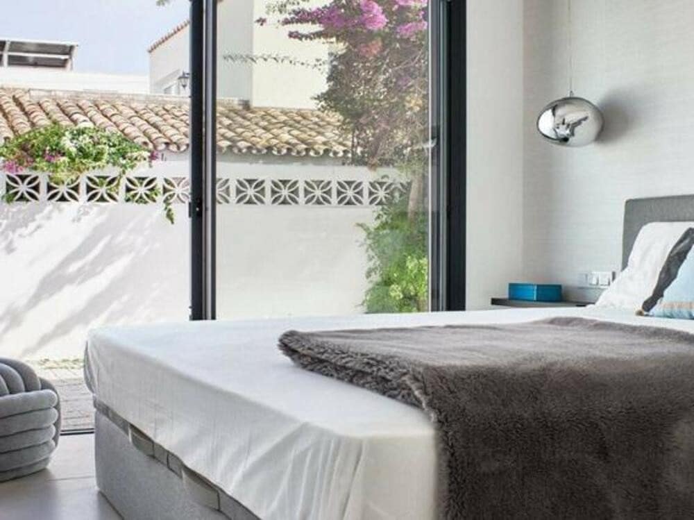 3 soveværelse Villa til leje i San Pedro de Alcantara med swimmingpool garage - € 9.000 (Ref: 9064902)