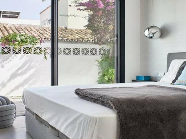 3 soverom Villa til leie i Nueva Alcántara, Marbella med svømmebasseng garasje - € 9 000 (Ref: 9064902)