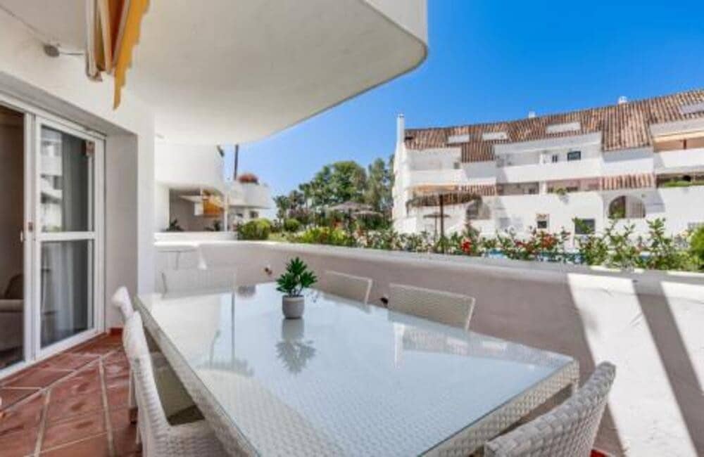 3 soverom Leilighet til salgs i Nueva Andalucia med svømmebasseng garasje - € 475 000 (Ref: 9064904)