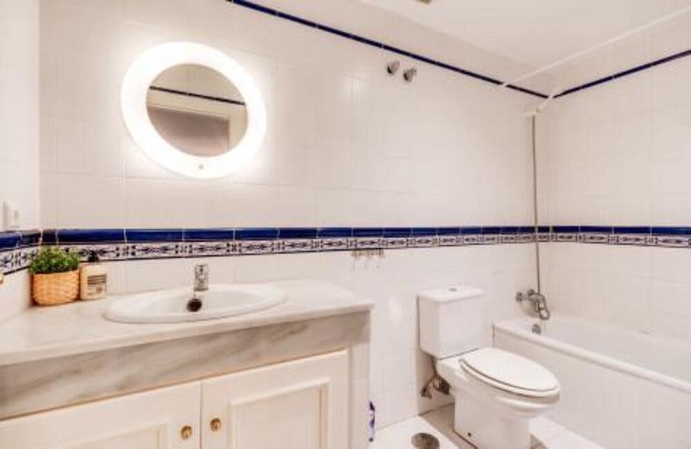 3 soverom Leilighet til salgs i Nueva Andalucia med svømmebasseng garasje - € 475 000 (Ref: 9064904)