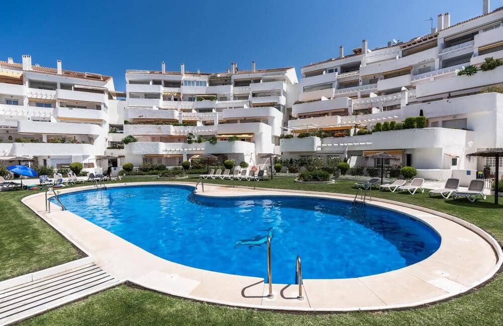 3 chambre Appartement à vendre à Nueva Andalucia avec piscine garage - 475 000 € (Ref: 9064904)
