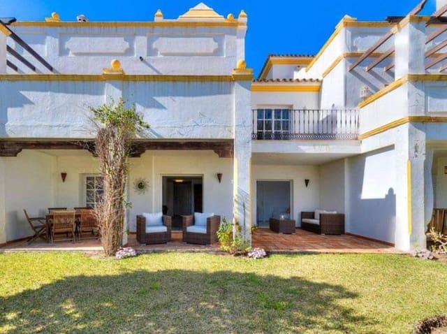 4 quarto Casa em Banda para venda em Resinera-Voladilla, Estepona com piscina garagem - 560 000 € (Ref: 9064905)