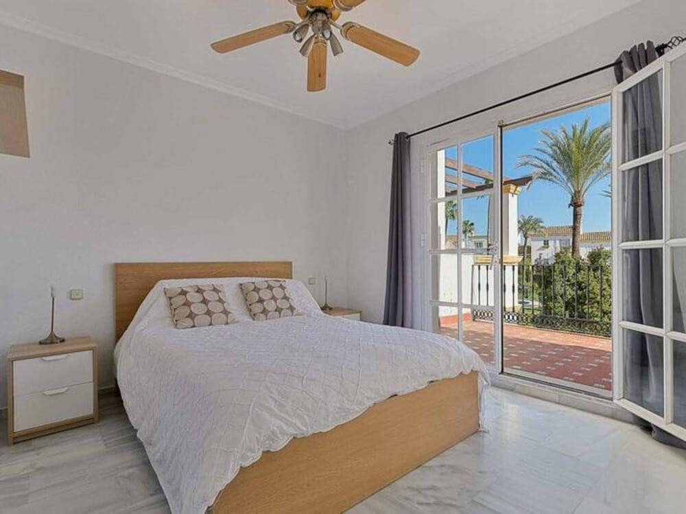 4 soveværelse Byhus til salg i Guadalmansa med swimmingpool garage - € 560.000 (Ref: 9064905)