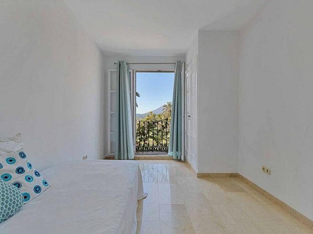 4 soveværelse Byhus til salg i Guadalmansa med swimmingpool garage - € 560.000 (Ref: 9064905)