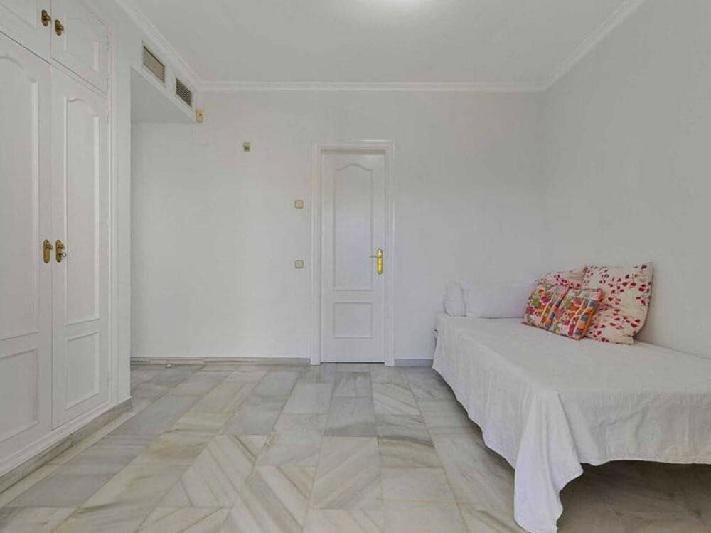 4 soveværelse Byhus til salg i Guadalmansa med swimmingpool garage - € 560.000 (Ref: 9064905)