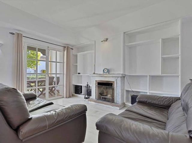 4 quarto Casa em Banda para venda em Resinera-Voladilla, Estepona com piscina garagem - 560 000 € (Ref: 9064905)