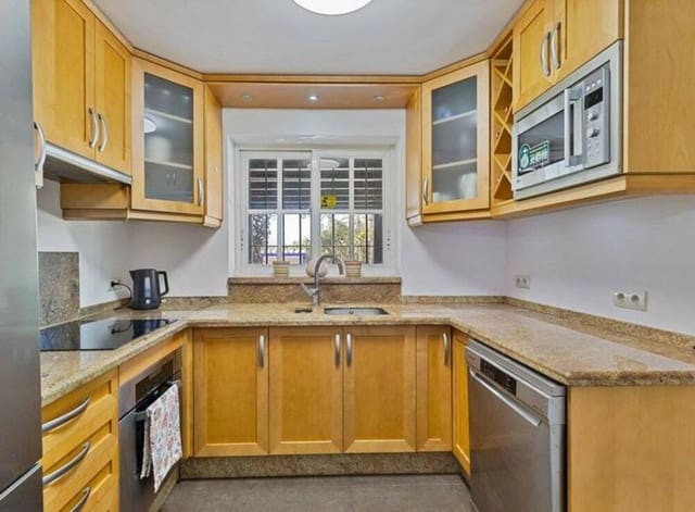 4 quarto Casa em Banda para venda em Resinera-Voladilla, Estepona com piscina garagem - 560 000 € (Ref: 9064905)