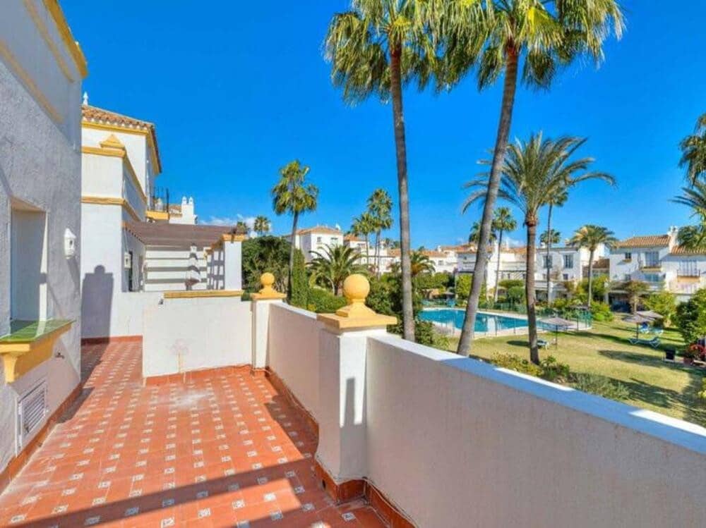 4 soveværelse Byhus til salg i Guadalmansa med swimmingpool garage - € 560.000 (Ref: 9064905)