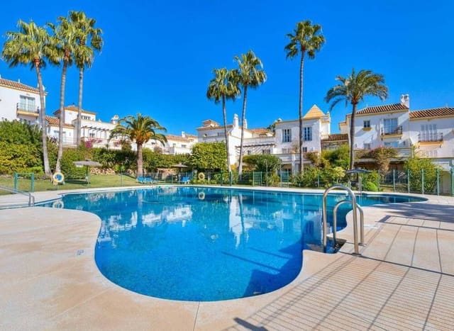 4 quarto Casa em Banda para venda em Resinera-Voladilla, Estepona com piscina garagem - 560 000 € (Ref: 9064905)