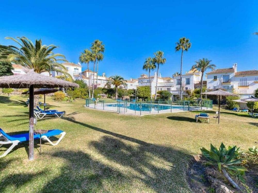 4 soveværelse Byhus til salg i Guadalmansa med swimmingpool garage - € 560.000 (Ref: 9064905)