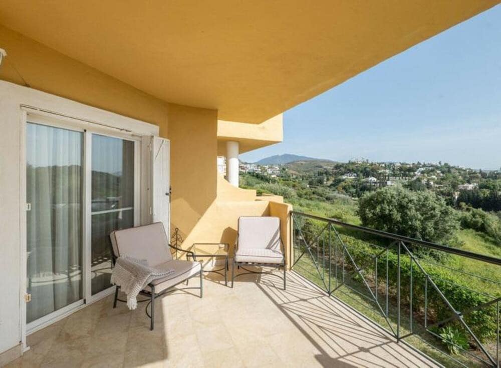 2 soverom Leilighet til leie i Bel-Air med svømmebasseng - € 2 000 (Ref: 9068474)