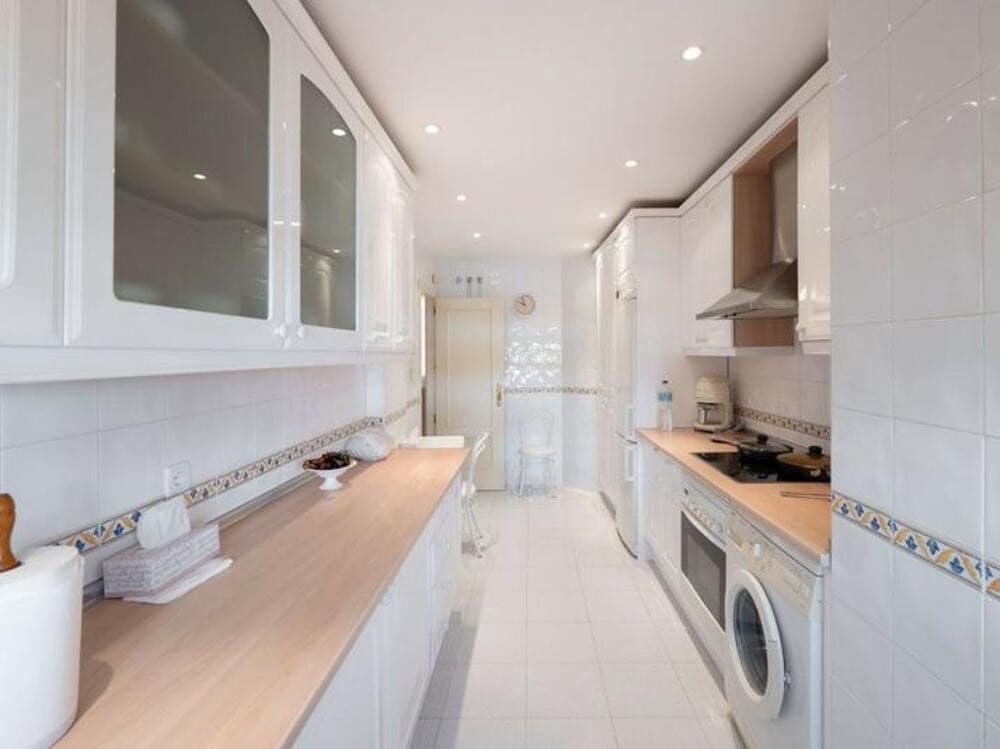 2 soverom Leilighet til leie i Bel-Air med svømmebasseng - € 2 000 (Ref: 9068474)