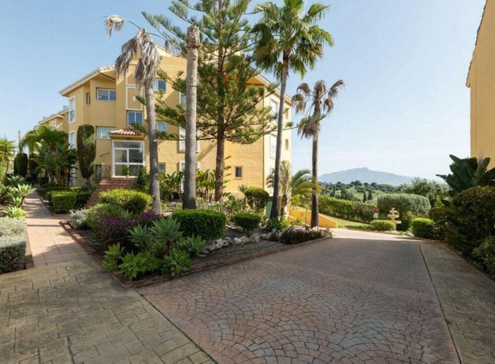 2 soverom Leilighet til leie i Bel-Air med svømmebasseng - € 2 000 (Ref: 9068474)