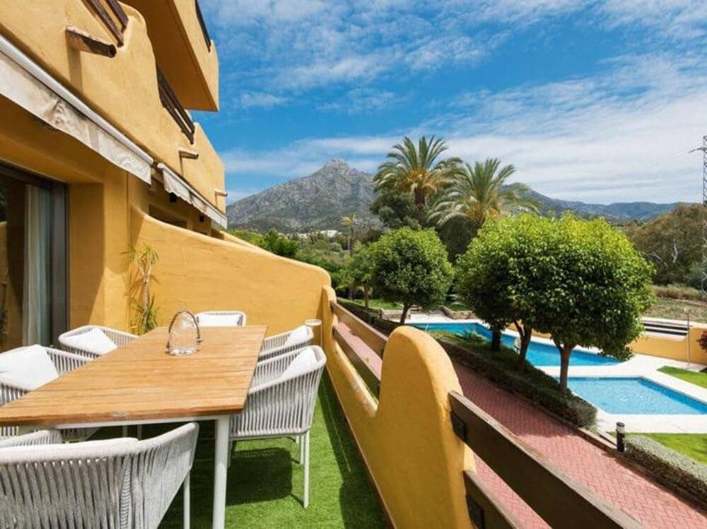 2 quarto Casa em Banda para venda em Marbella com piscina - 890 000 € (Ref: 9068477)