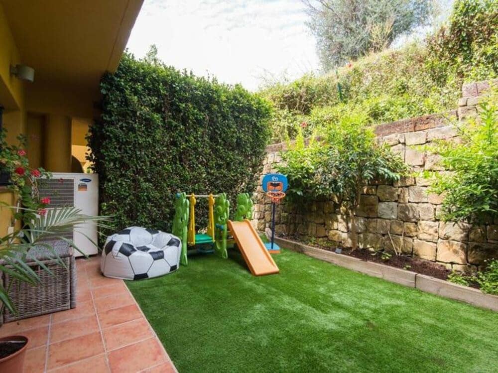 2 soveværelse Byhus til leje i Marbella med swimmingpool - € 3.860 (Ref: 9068478)