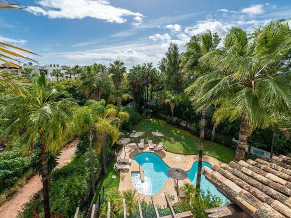 3 bedroom Penthouse for rent in Marbella with pool - € 5,500 (Ref: 9068479)