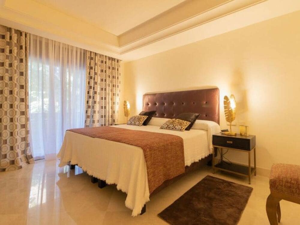 3 camera da letto Appartamento da affittare in Nueva Andalucia con piscina garage - 4.700 € (Rif: 9068482)