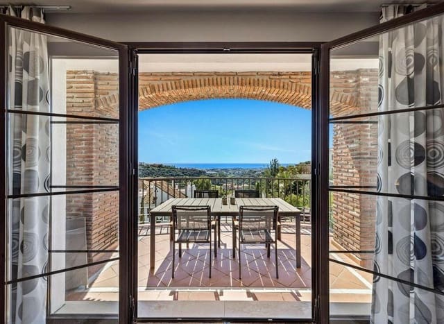 3 makuuhuone Huoneisto myytävänä paikassa Los Arqueros, Benahavís mukana uima-altaan 
autotalli - 525 000 € (Ref: 9073090)